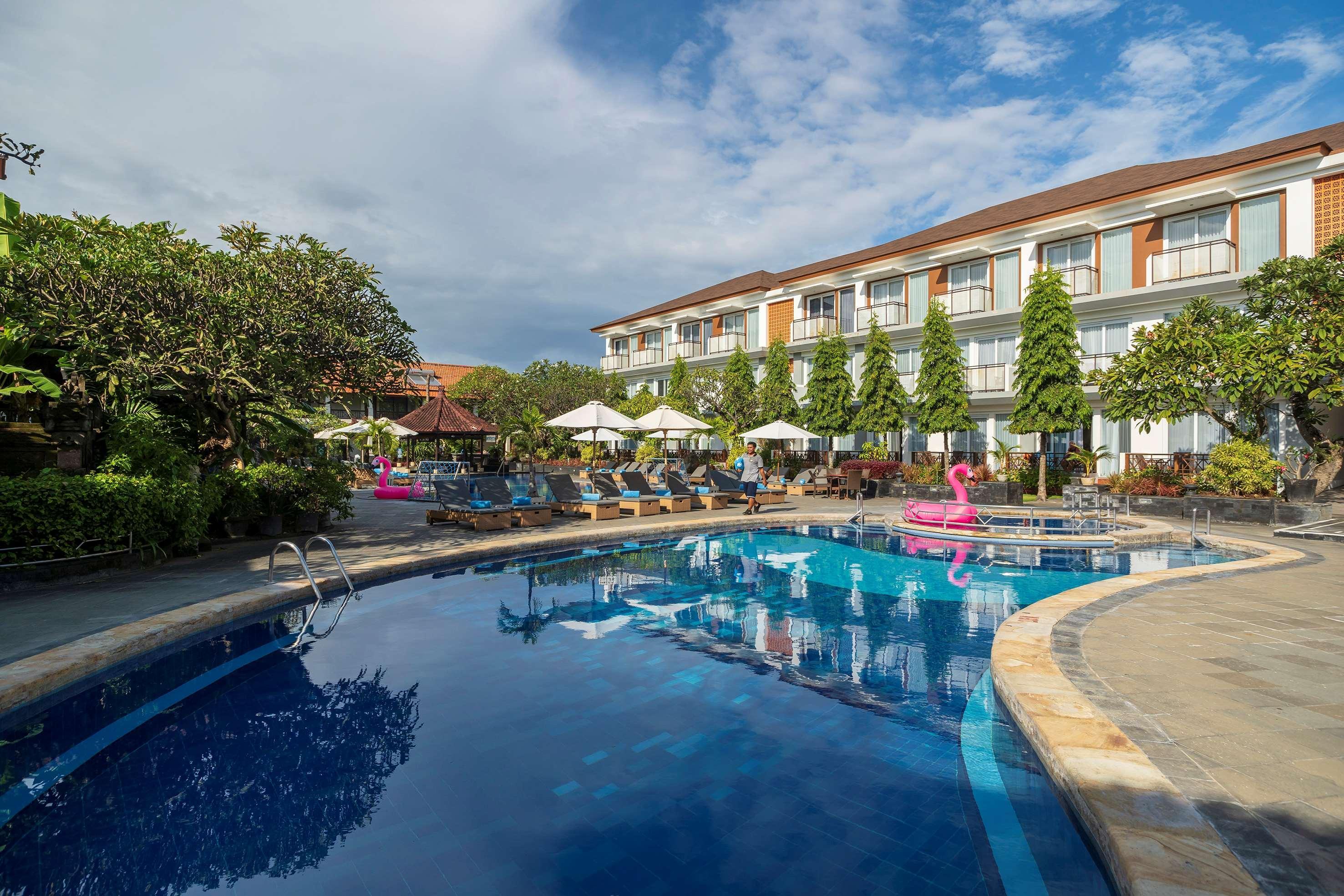 Kuta Beach Club Hotel Exterior photo