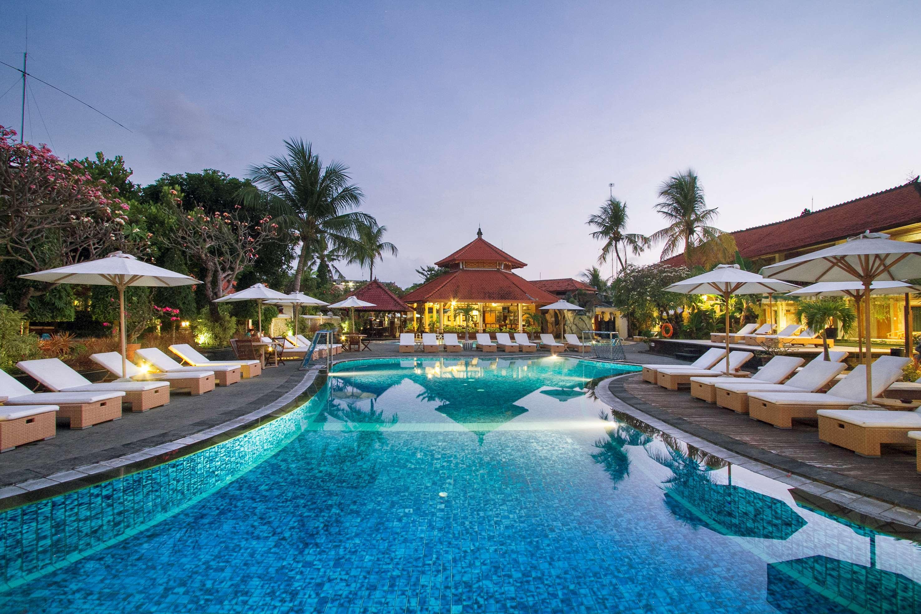 Kuta Beach Club Hotel Exterior photo