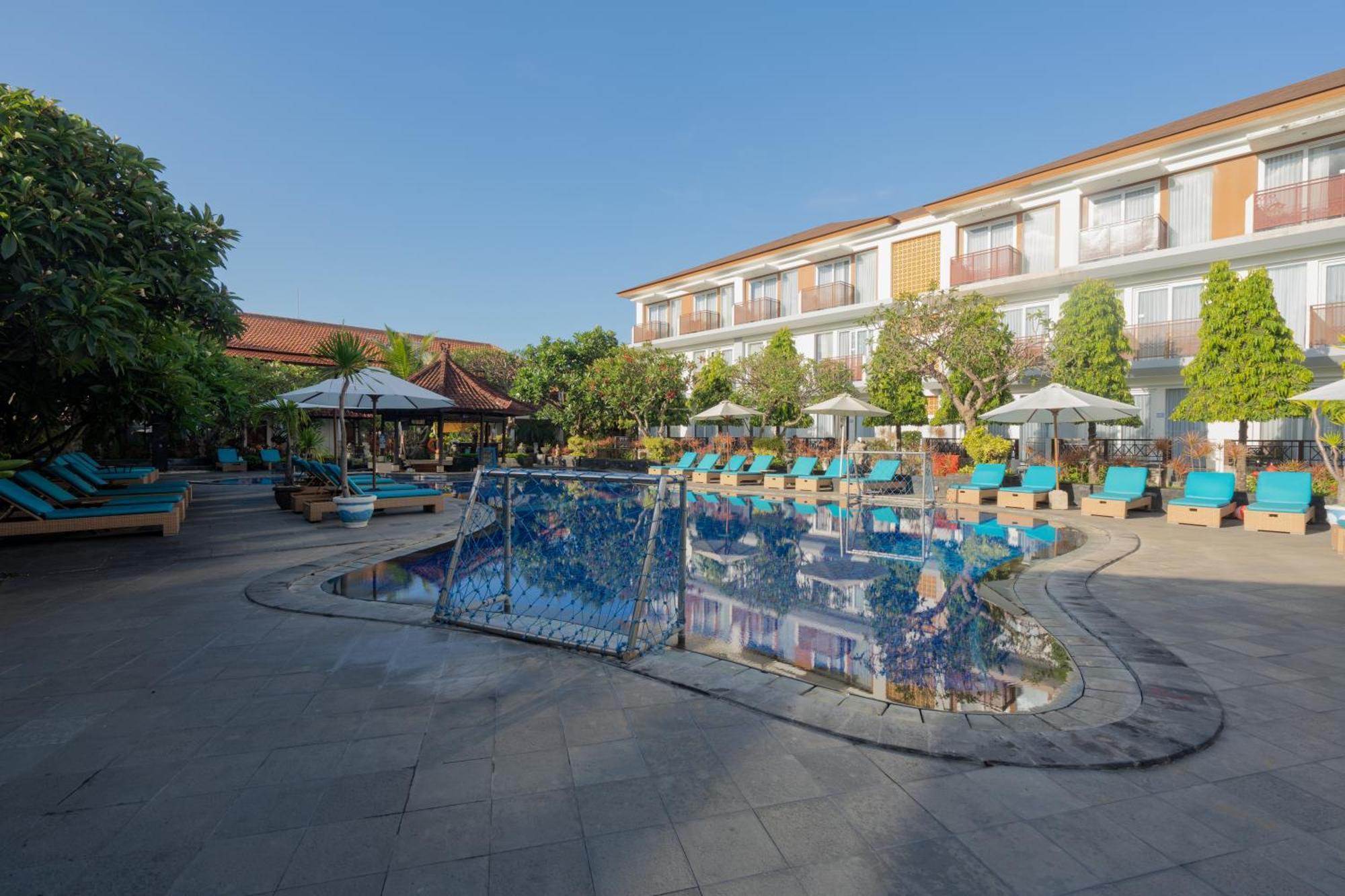 Kuta Beach Club Hotel Exterior photo