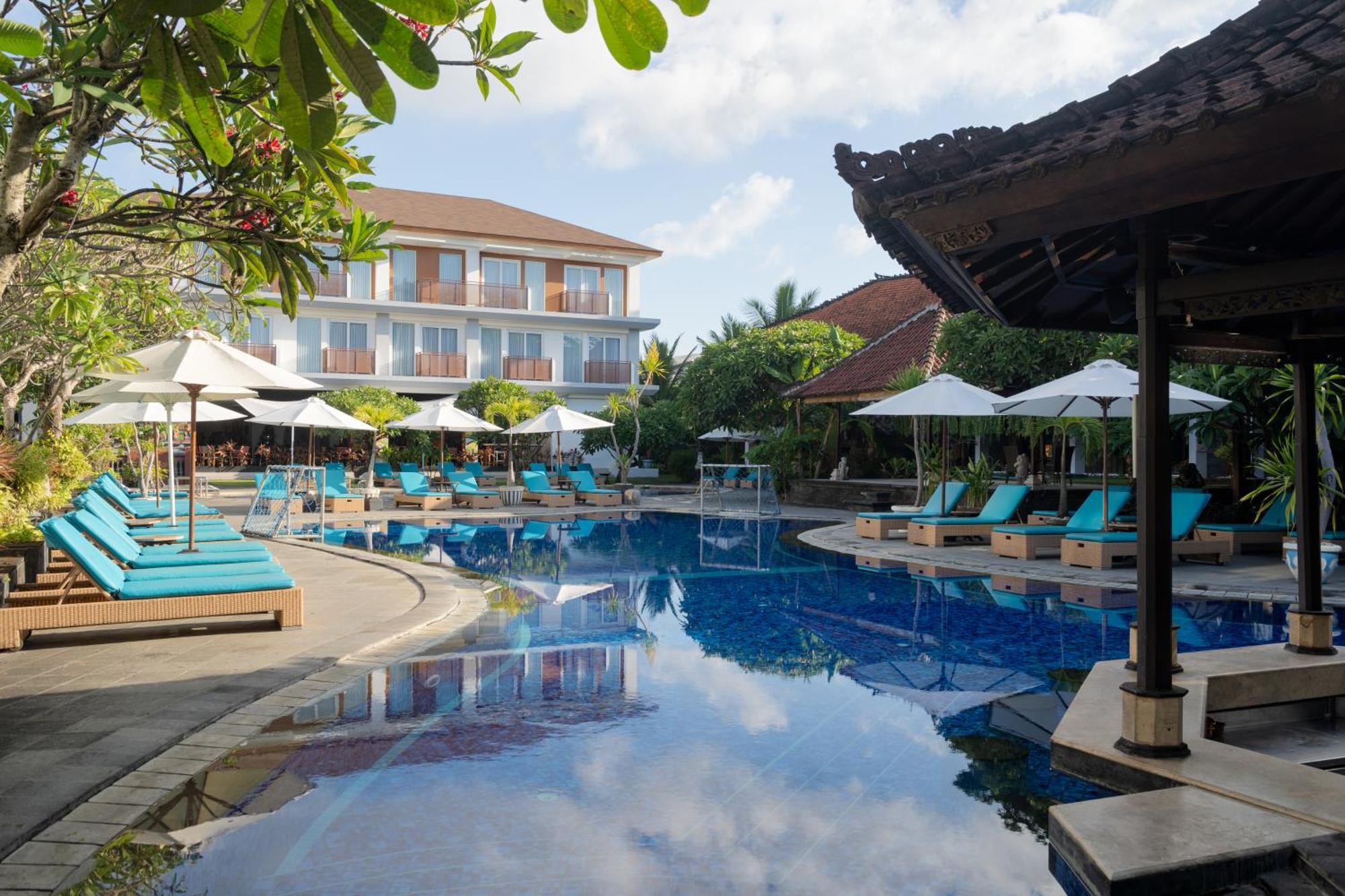 Kuta Beach Club Hotel Exterior photo