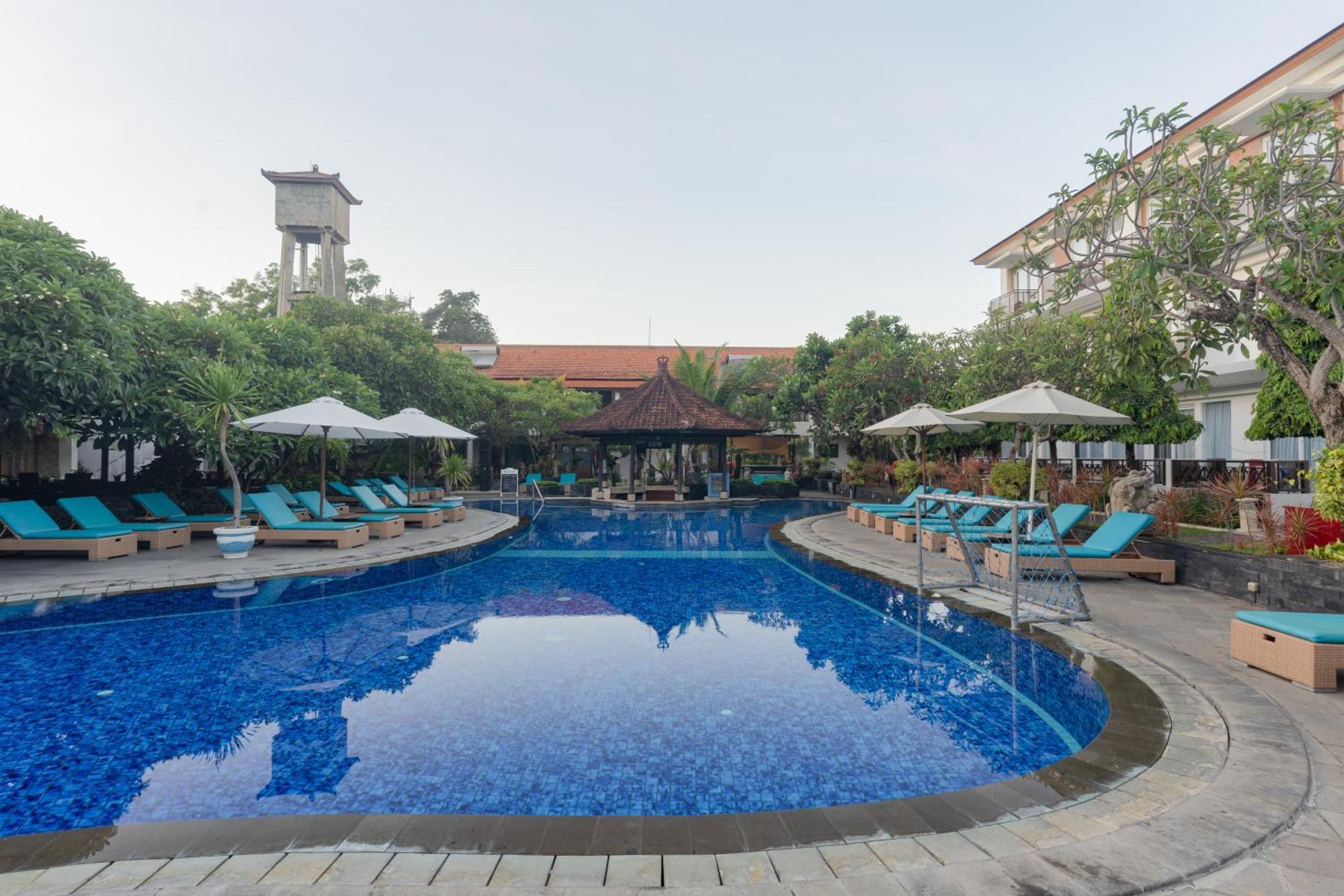 Kuta Beach Club Hotel Exterior photo