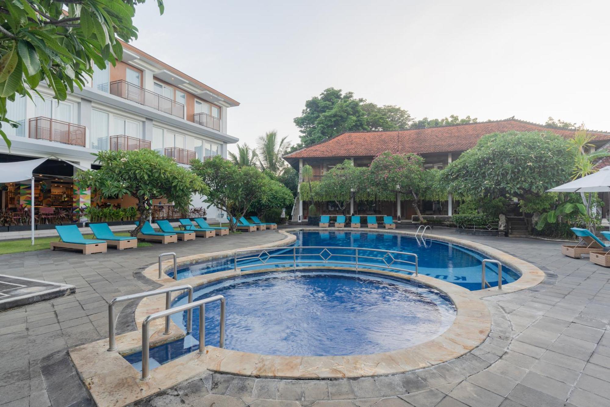 Kuta Beach Club Hotel Exterior photo